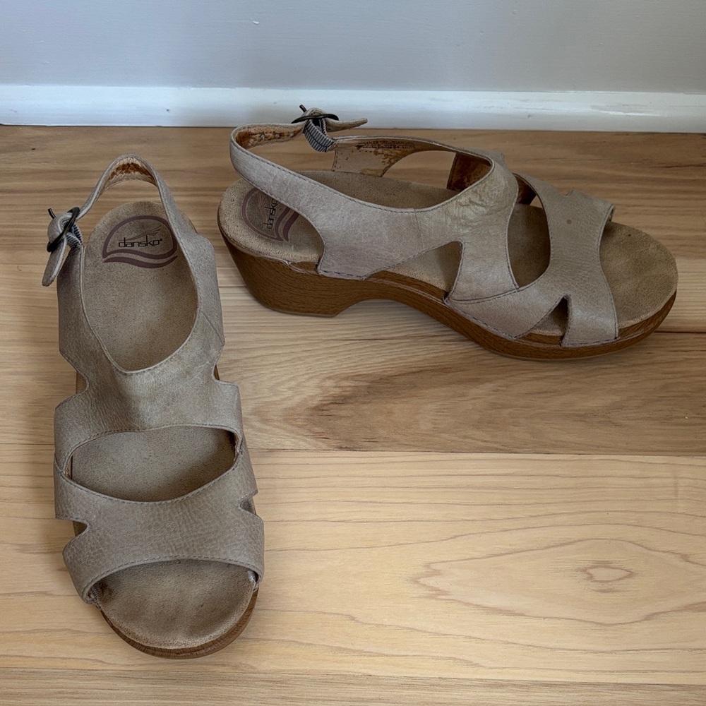 Dansko Taupe Leather SandalsDansko heeled sandal
